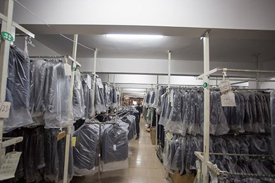 1526089469593217.jpg 服装仓库.jpg